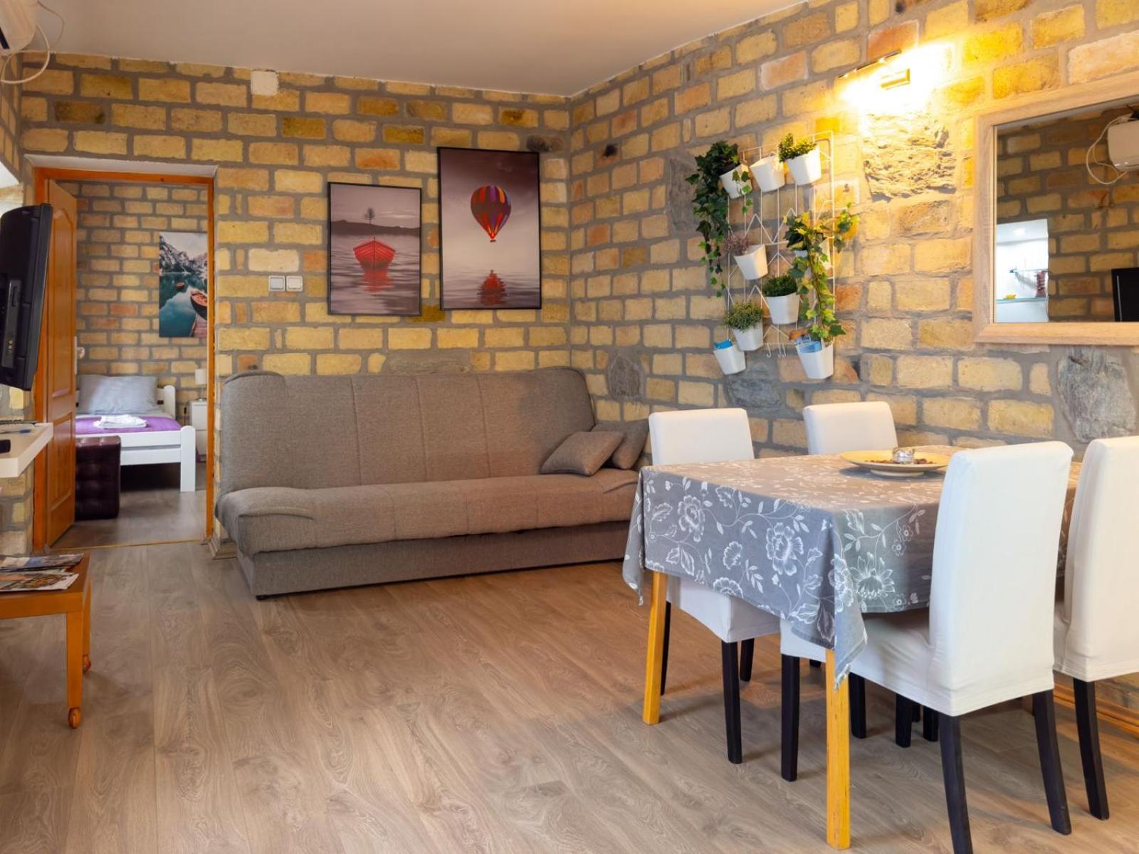 Appartamento Bakina Kuca Golubac Esterno foto